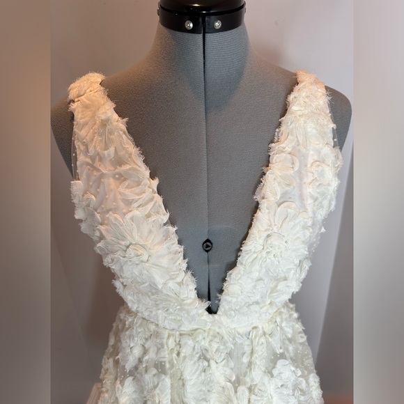 Petal & Pup Atti Floral Appliqué Minidress - Picture 2 of 10